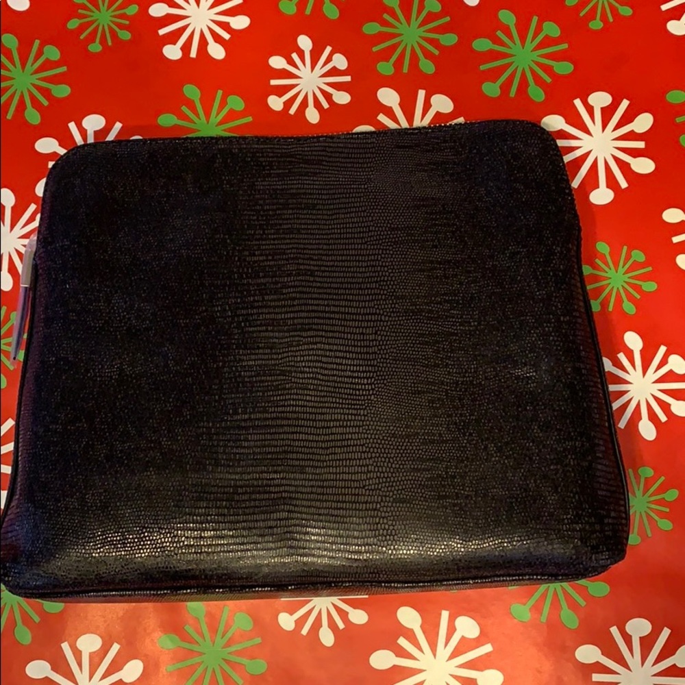 India Hicks Black lizard insider